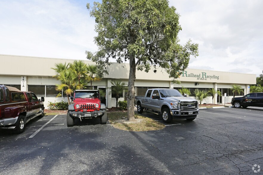 More Photos Of 1401 Rail Head Blvd, Naples Warehouse For Lease