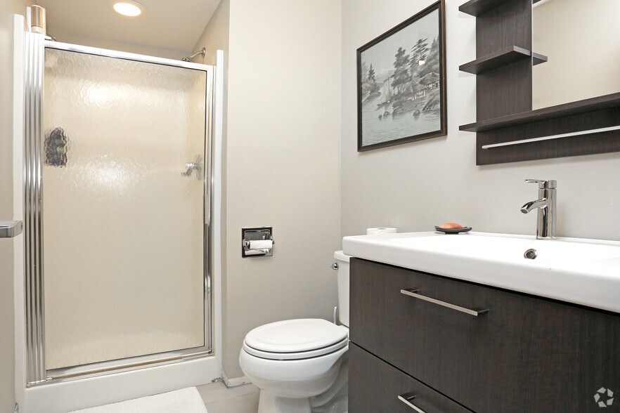 More Photos Of 313 Lake Hazeltine Dr, Chaska Manufacturing For Lease