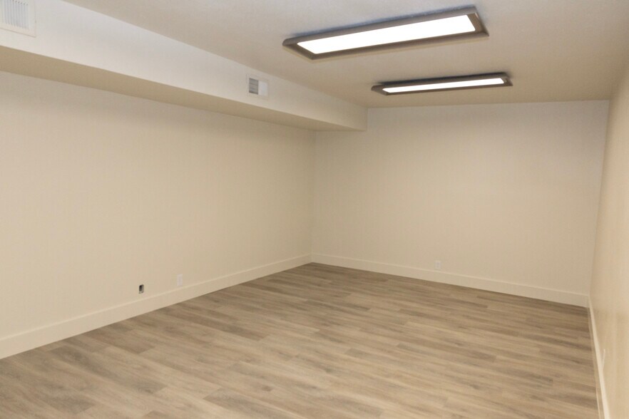 More Photos Of 307-311 Lombrano St, San Antonio Warehouse For Lease