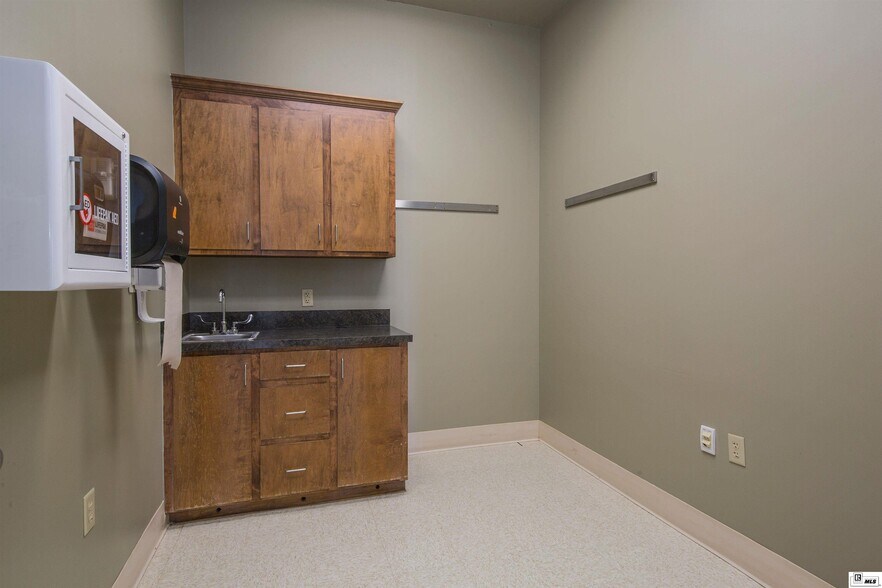 More Photos Of 3995 Sterlington Rd, Monroe Medical For Sale