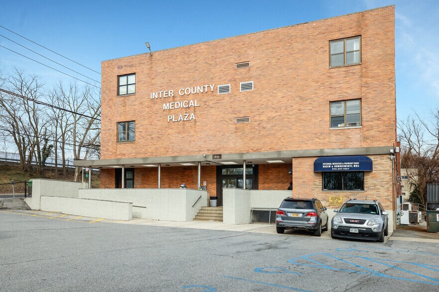 More Photos Of 949-955 Yonkers Ave, Yonkers Medical For Lease