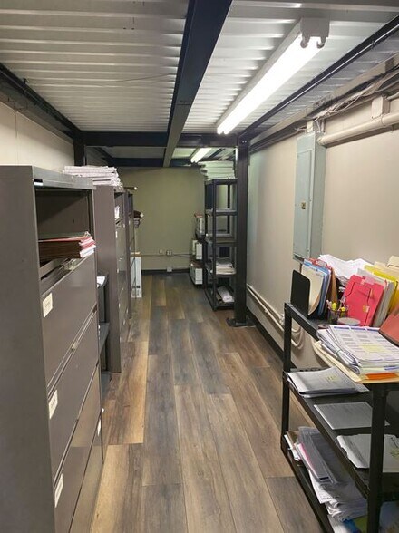 More Photos Of 77 Gazza Blvd, Farmingdale Showroom For Sale