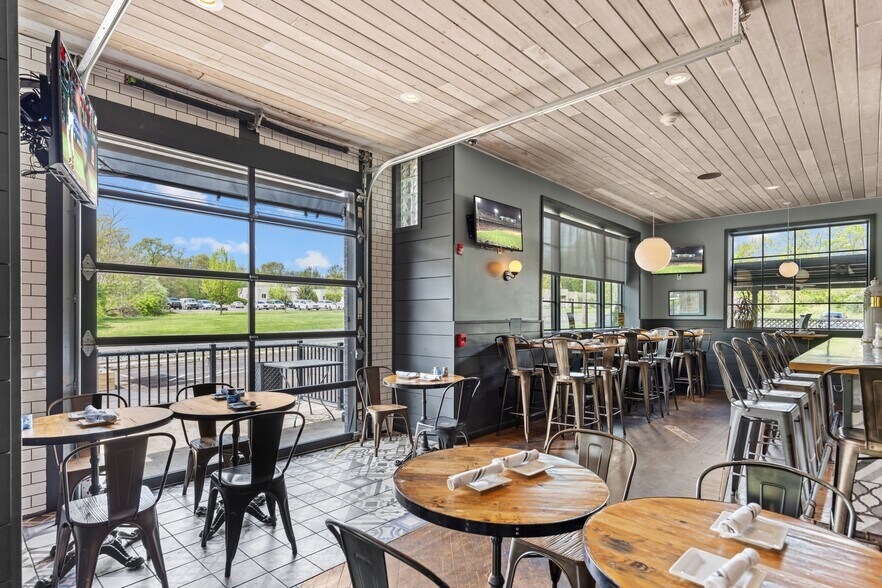 More Photos Of 5691 Easton Rd, Pipersville Restaurant For Sale