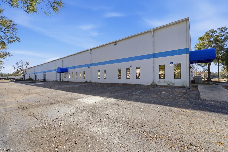 More Photos Of 451 SW 57th Ave, Ocala Distribution For Lease