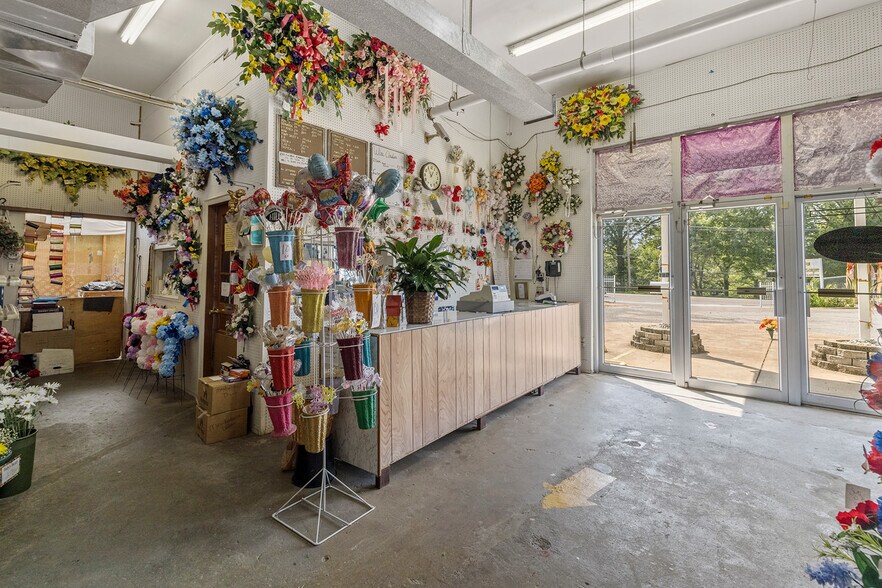 More Photos Of 7807 Saint Charles Rock Rd, Saint Louis Freestanding For Sale