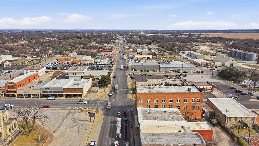 More Photos Of 100 W Central Ave, Comanche General Retail For Sale