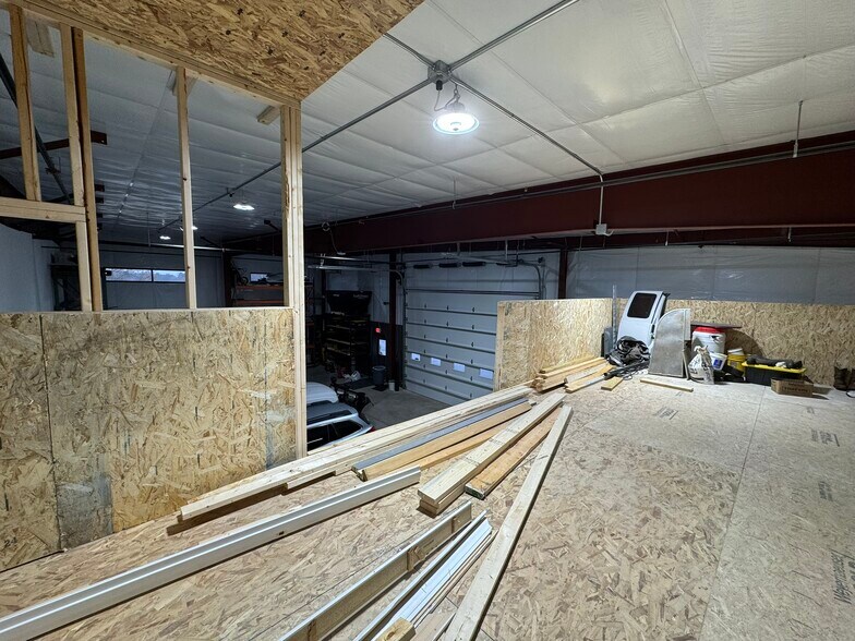 More Photos Of 645 Sandpiper Trl, Cottage Grove Warehouse For Lease