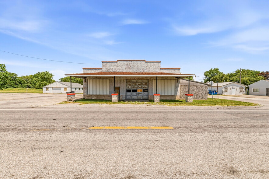 More Photos Of 7874 E State Road 28, Elwood Flex For Sale