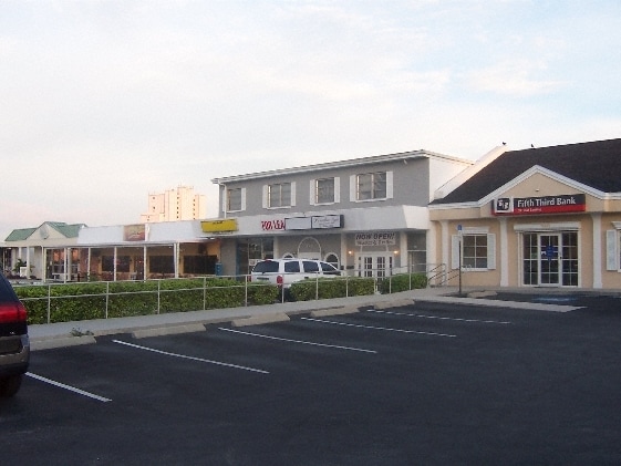 More Photos Of 152 107th Ave, Treasure Island Storefront Retail Residential For Lease