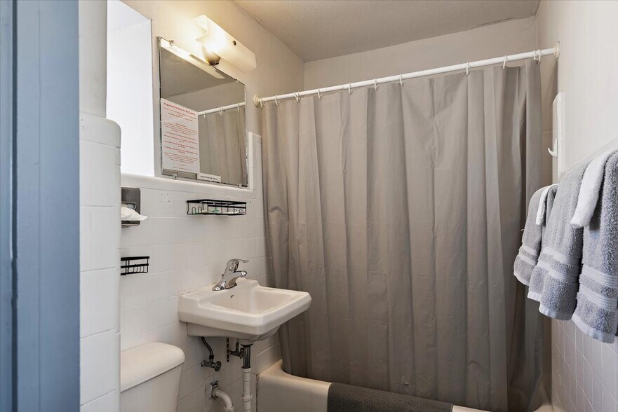 More Photos Of 215 E 3rd St, La Junta Hotel For Sale