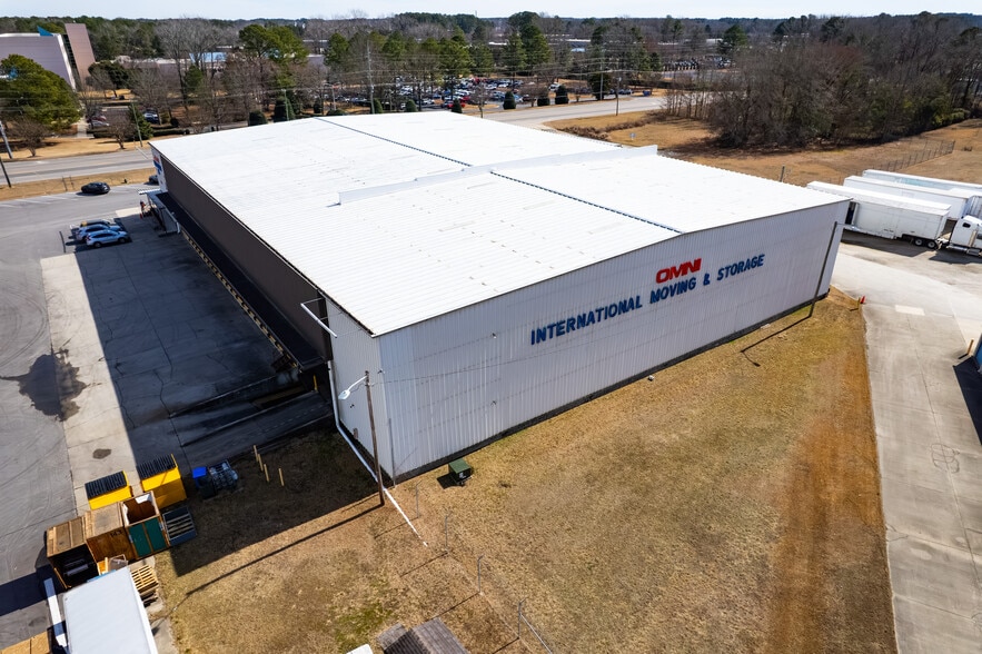 More Photos Of 803 S Eastern Blvd, Fayetteville Warehouse For Sale