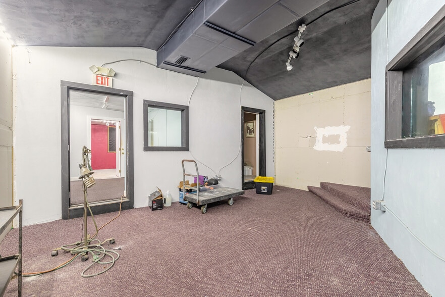 More Photos Of 529 Ridgewood Ave, Daytona Beach Freestanding For Sale