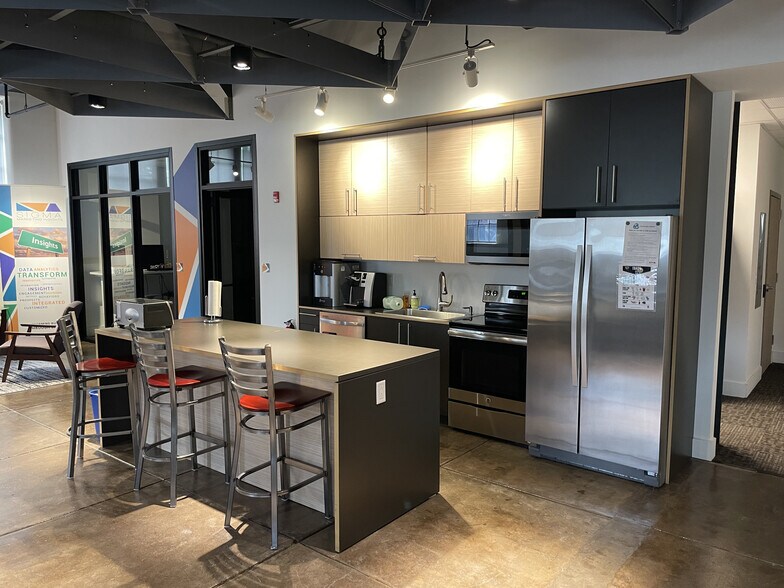 More Photos Of 42 S Washington St, Rochester Office Residential For Lease