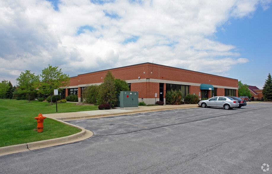 More Photos Of 1272 Bond St, Naperville Unknown For Lease