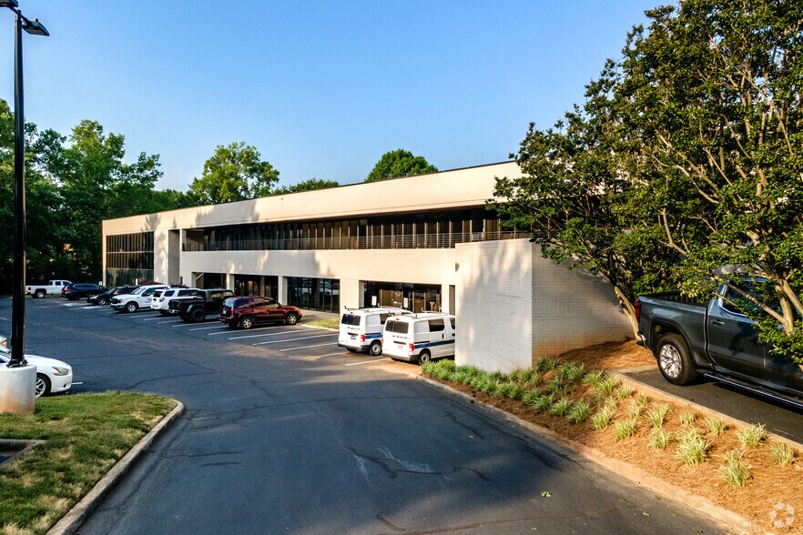 More Photos Of 5601 77 Center Dr, Charlotte Office For Lease