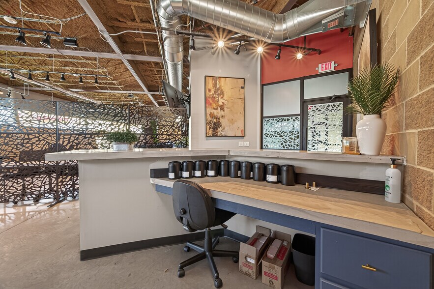 More Photos Of 4817 Main St, Houston Office For Lease