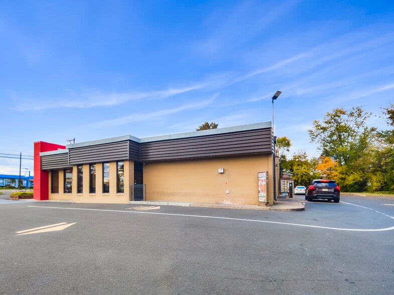 More Photos Of 2041 Street Rd, Bensalem Fast Food For Sale