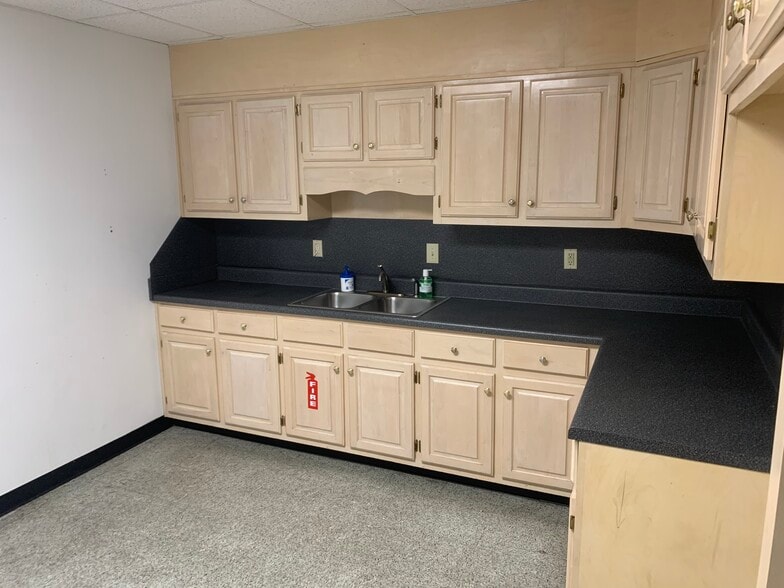 More Photos Of 1455 McCain Pky, Pelham Industrial For Sale