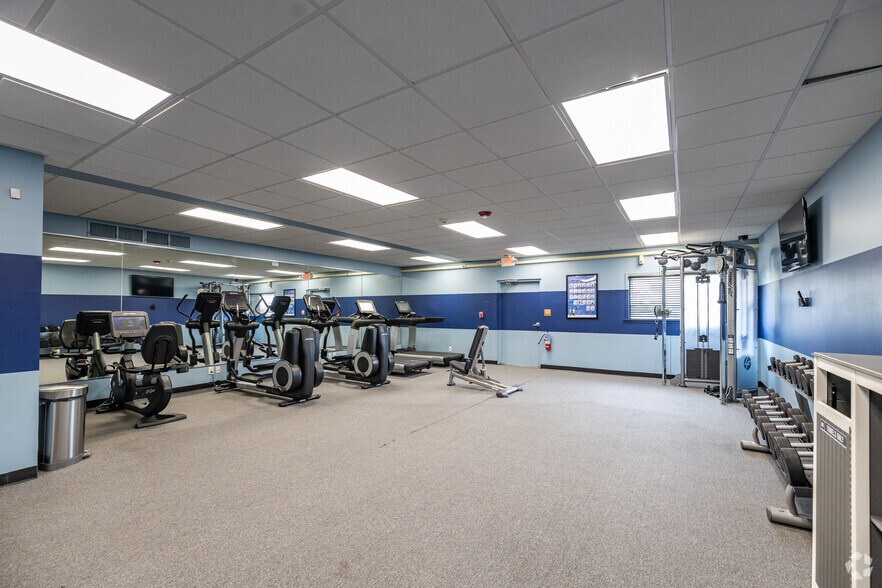 More Photos Of 5311 S Howell Ave, Milwaukee Hotel For Sale