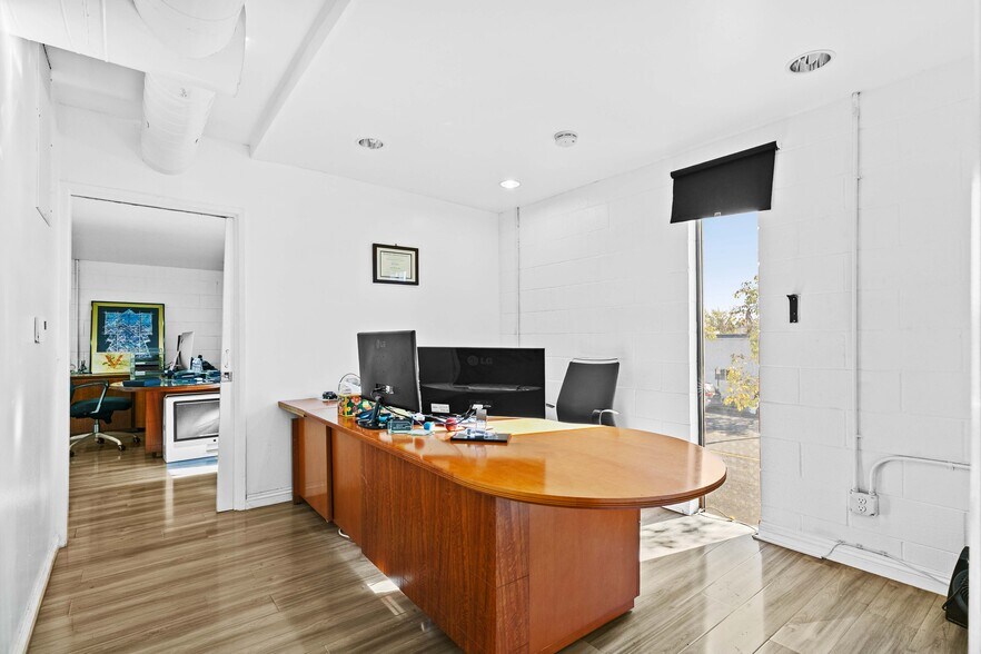 More Photos Of 3133 W Burbank Blvd, Burbank Coworking Space