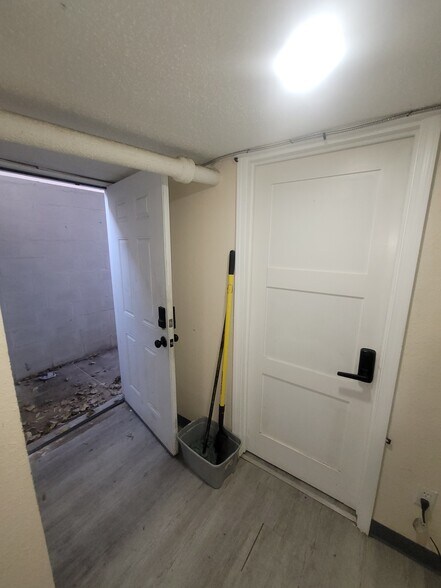 More Photos Of 1458 W 32nd St, Indianapolis Apartments For Sale