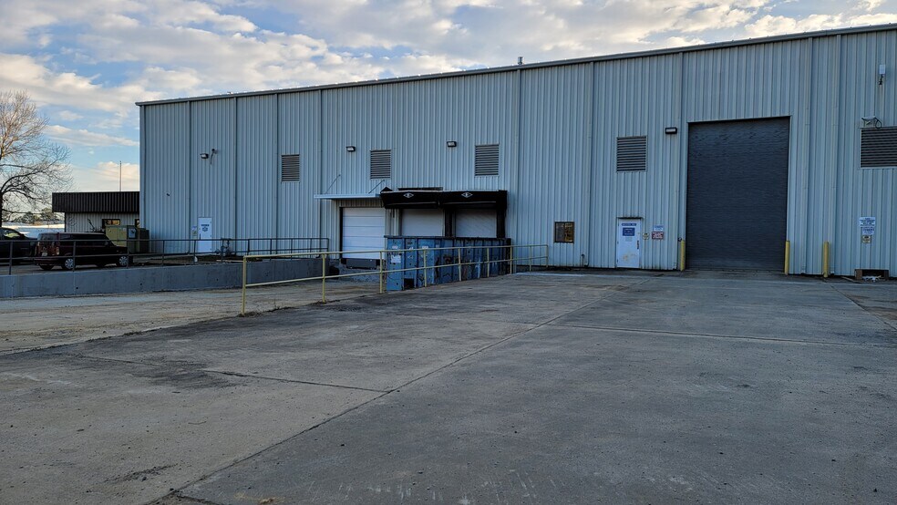 More Photos Of 1206 26th St, Cullman Manufacturing For Lease