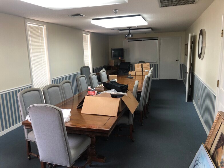 More Photos Of 398 Vinita Allen Rd, Atoka Warehouse For Lease