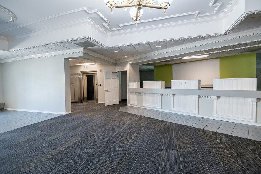 More Photos Of 300 W Main St, Lake Butler Storefront Retail Office For Sale