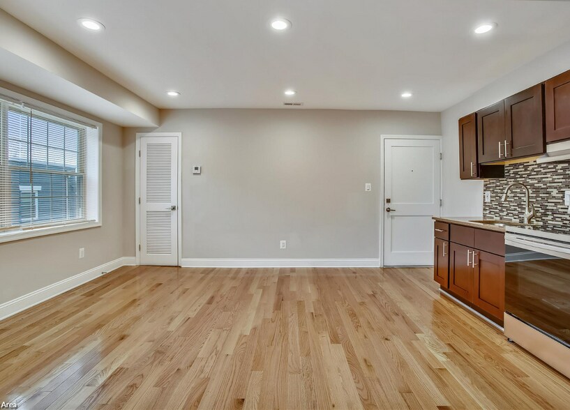 More Photos Of 4649 Hillside Rd SE, Washington Apartments For Sale