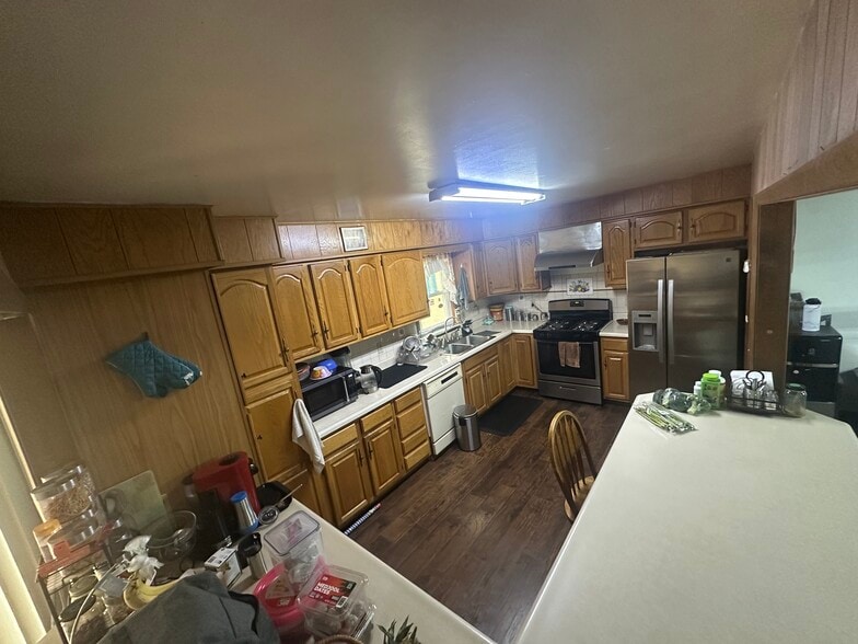 More Photos Of 721 State Route 54 E, Clinton Hotel For Sale