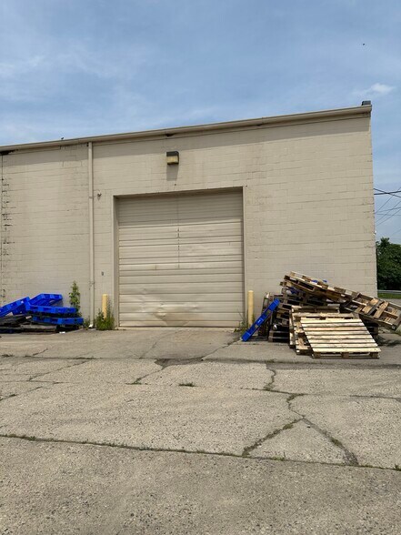 More Photos Of 19100 15 Mile Rd, Clinton Township Storefront For Sale