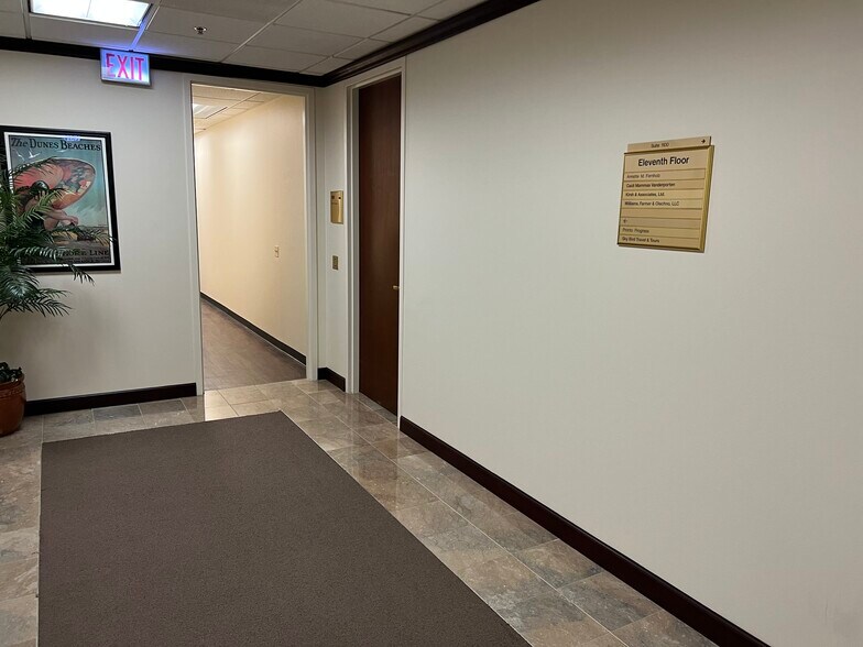 More Photos Of 211 W Wacker Dr, Chicago Office For Lease