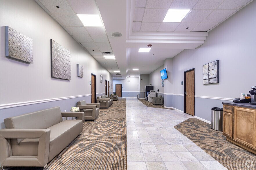 More Photos Of 10000 Emmett F Lowry Expy, Texas City Unknown For Lease