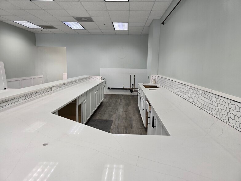 More Photos Of 375-385 College St, Amherst Office For Lease