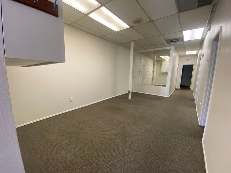More Photos Of 6602-6628 Mission Gorge Rd, San Diego Unknown For Lease
