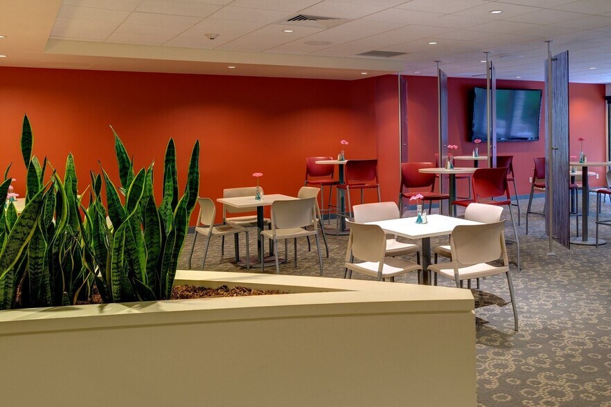 More Photos Of 4 Greenwich Office Park, Greenwich Unknown For Lease