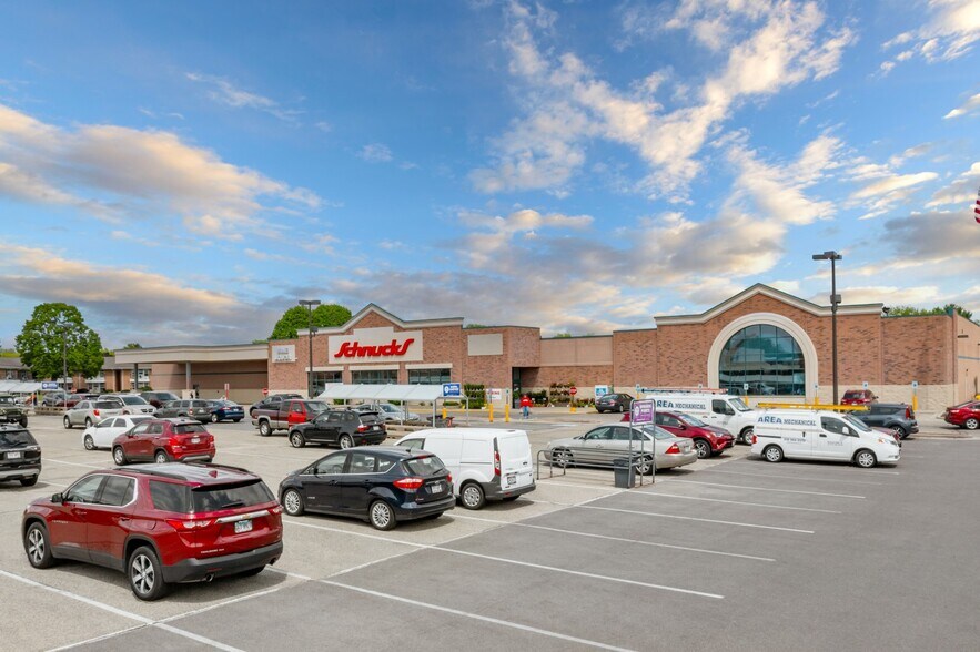 More Photos Of 1319-1413 Creston Park Dr, Janesville Storefront For Sale
