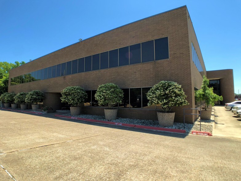 More Photos Of 1733 Briarcrest Dr, Bryan Office For Lease