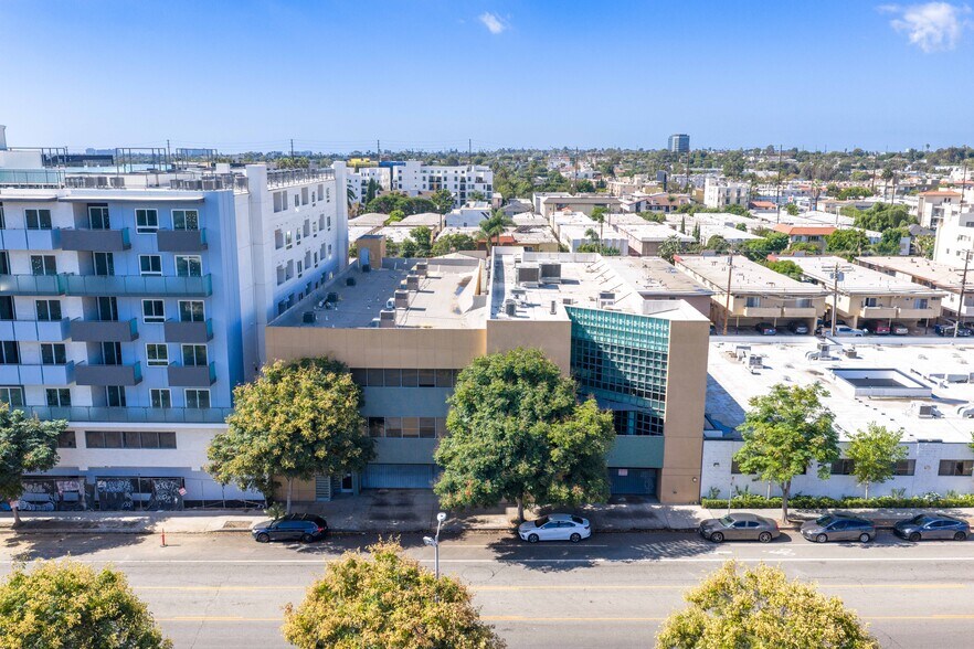 More Photos Of 3545 Motor Ave, Los Angeles Office For Sale