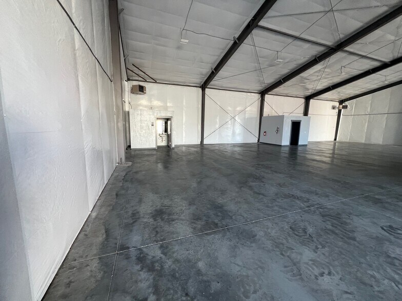 More Photos Of 215 Hannibal Street, Caldwell Warehouse For Lease