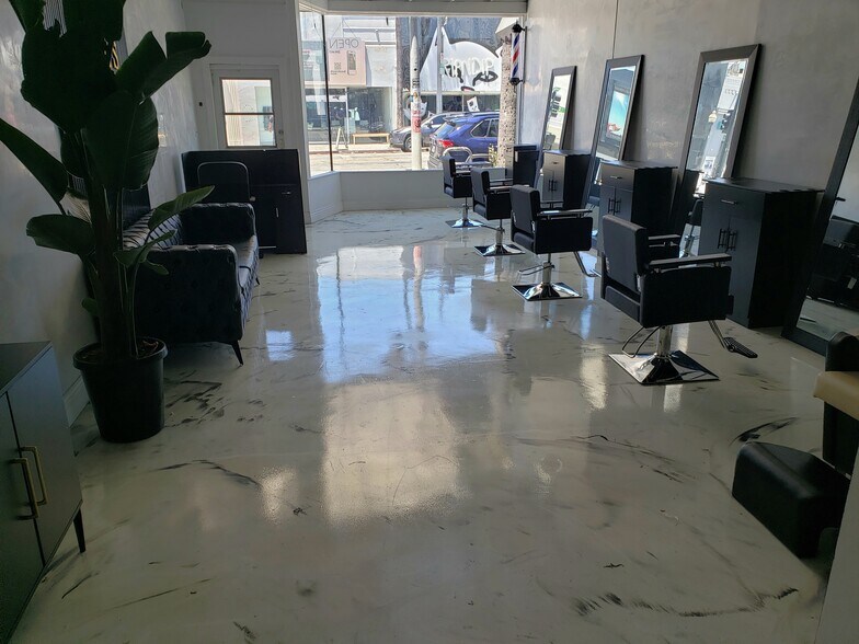 More Photos Of 438 N Fairfax Ave, Los Angeles Storefront For Lease