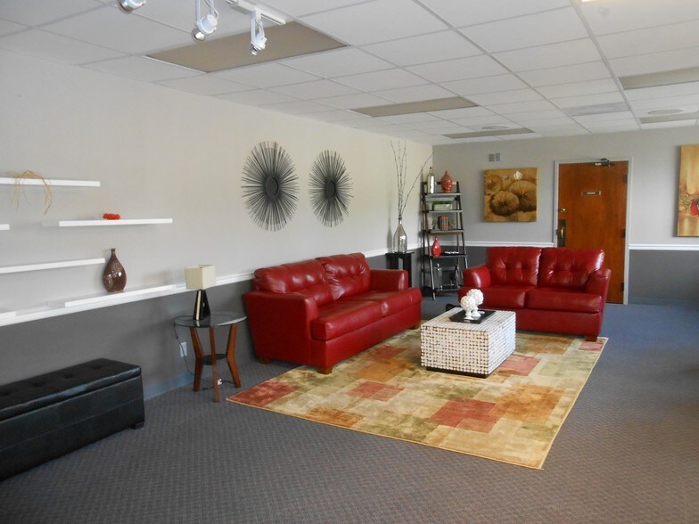 More Photos Of 211 E Watauga Ave, Johnson City Office For Lease