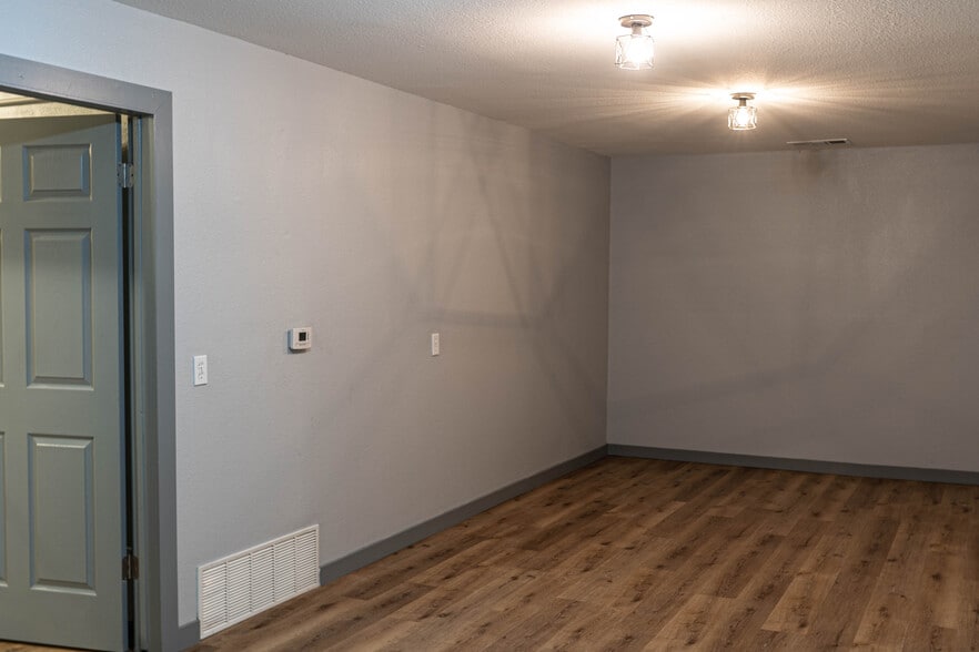 More Photos Of 14 Tenth St, Temple Research And Development For Sale