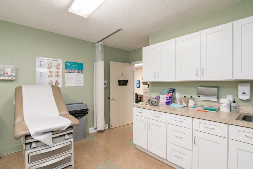 More Photos Of 860 Boston Rd, Springfield Medical For Lease