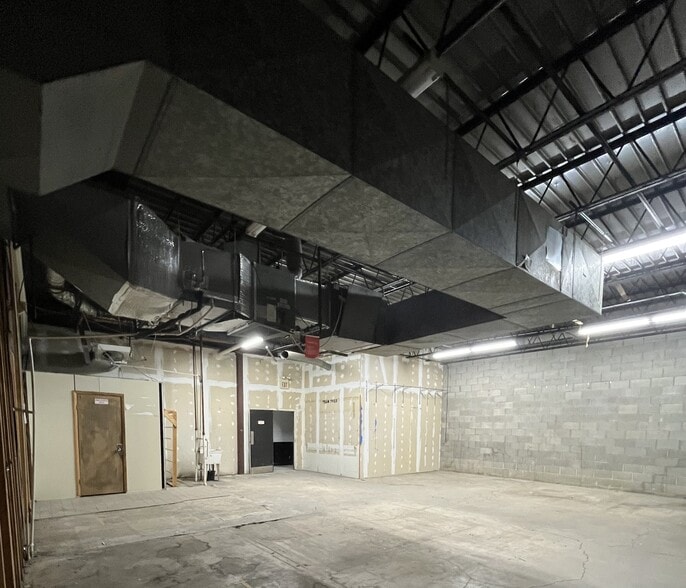 More Photos Of 412 Wurtland Ave, Greenup Freestanding For Lease