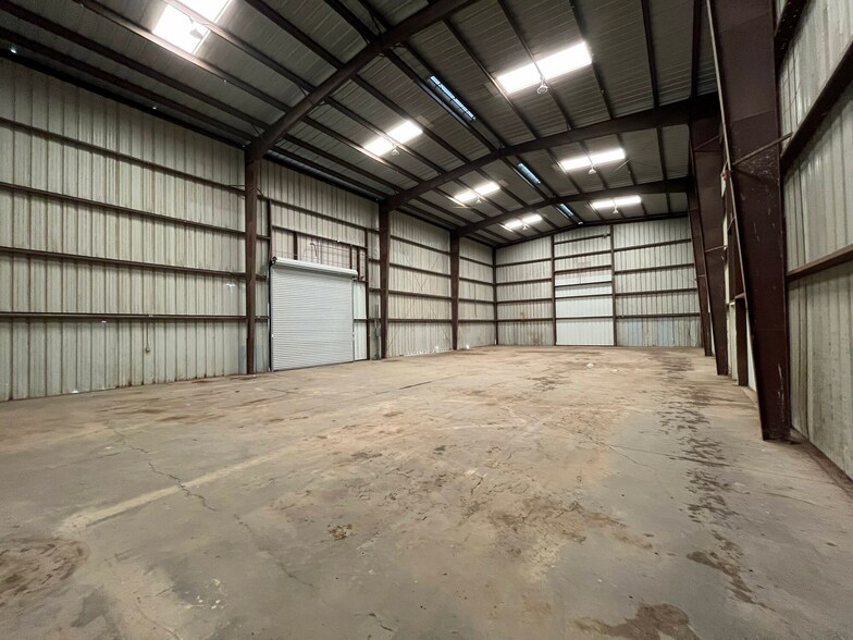 More Photos Of 11910 E Iron King Rd, Humboldt Warehouse For Lease
