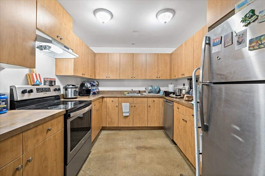 More Photos Of 128 N 8th St, Allentown Warehouse For Sale