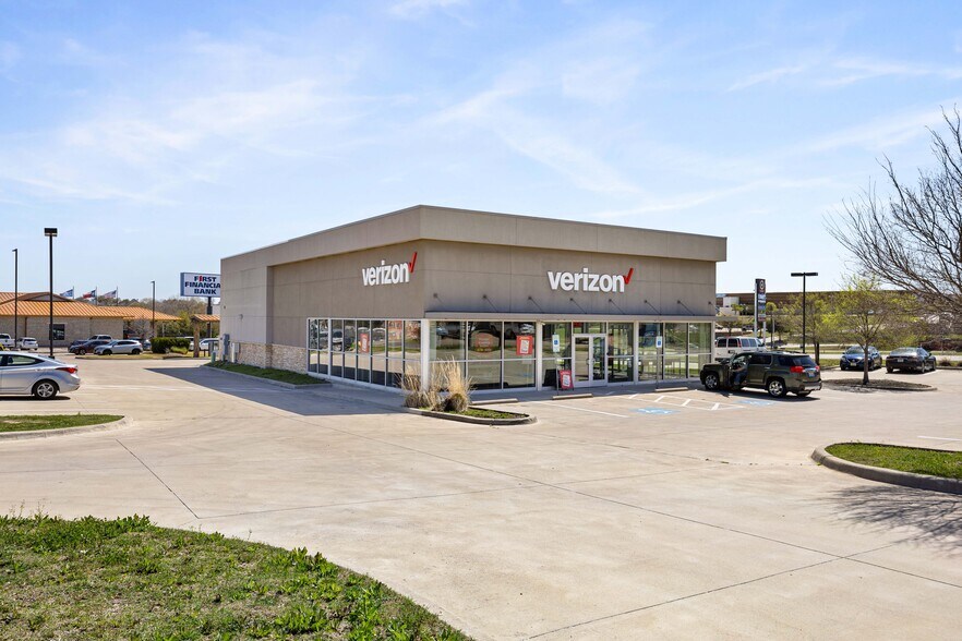 Primary Photo Of 740 Adams Dr, Weatherford Storefront For Sale