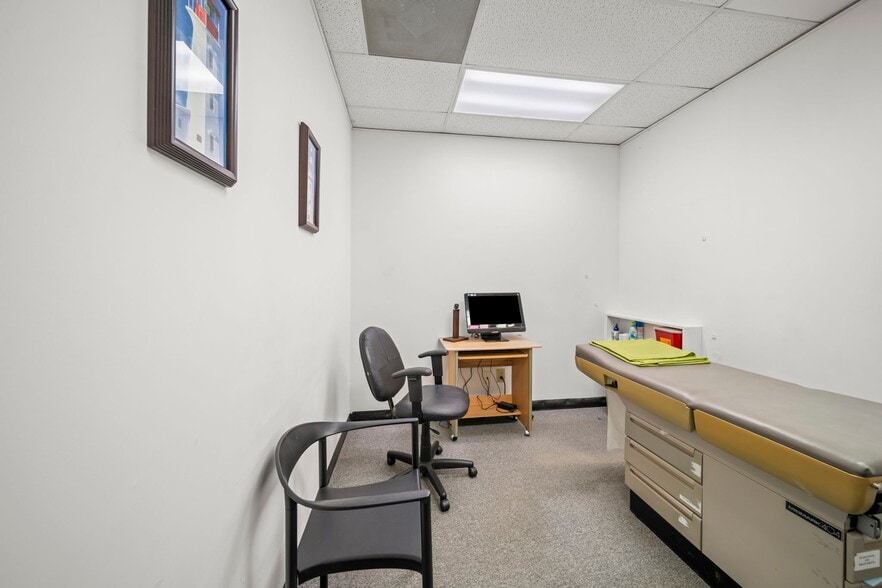 More Photos Of 1414 Ellen St, Monroe Medical For Sale