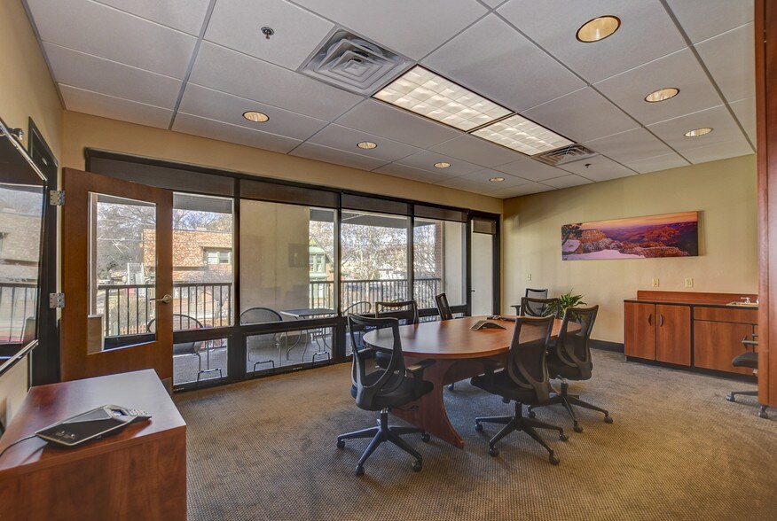 More Photos Of 325 W Gurley St, Prescott Office For Lease